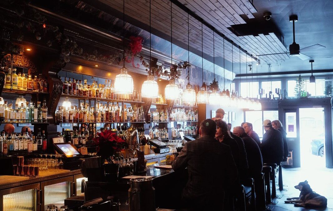 Plan Your First Bar Crawl Route Like a Pro: A Complete Guide to Selecting Venues, Managing Your Pace, and Maximizing Social Connection in Seattle, WA